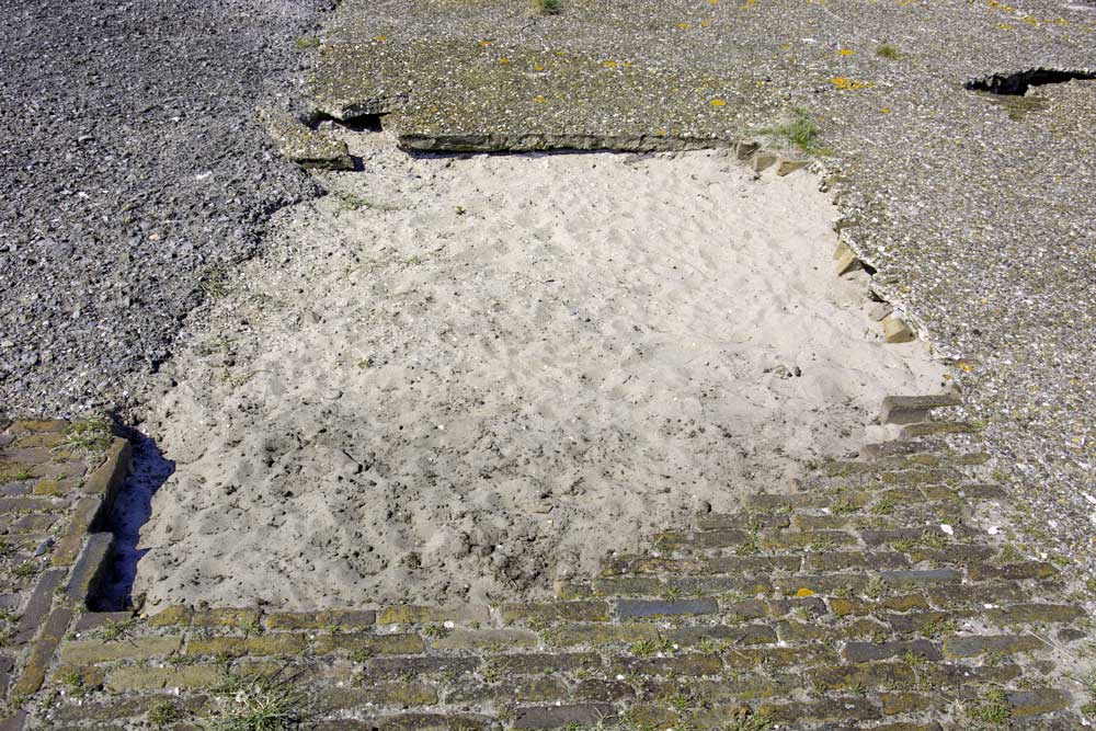 sur place | vierluik | 2 | 2024 | fine art print | 45x30cm